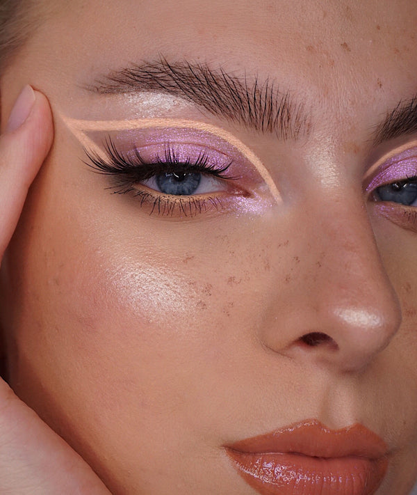 How To Prevent Your Eyeshadow From Creasing