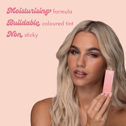 Moisturising formula Buildable coloured tint on sticky